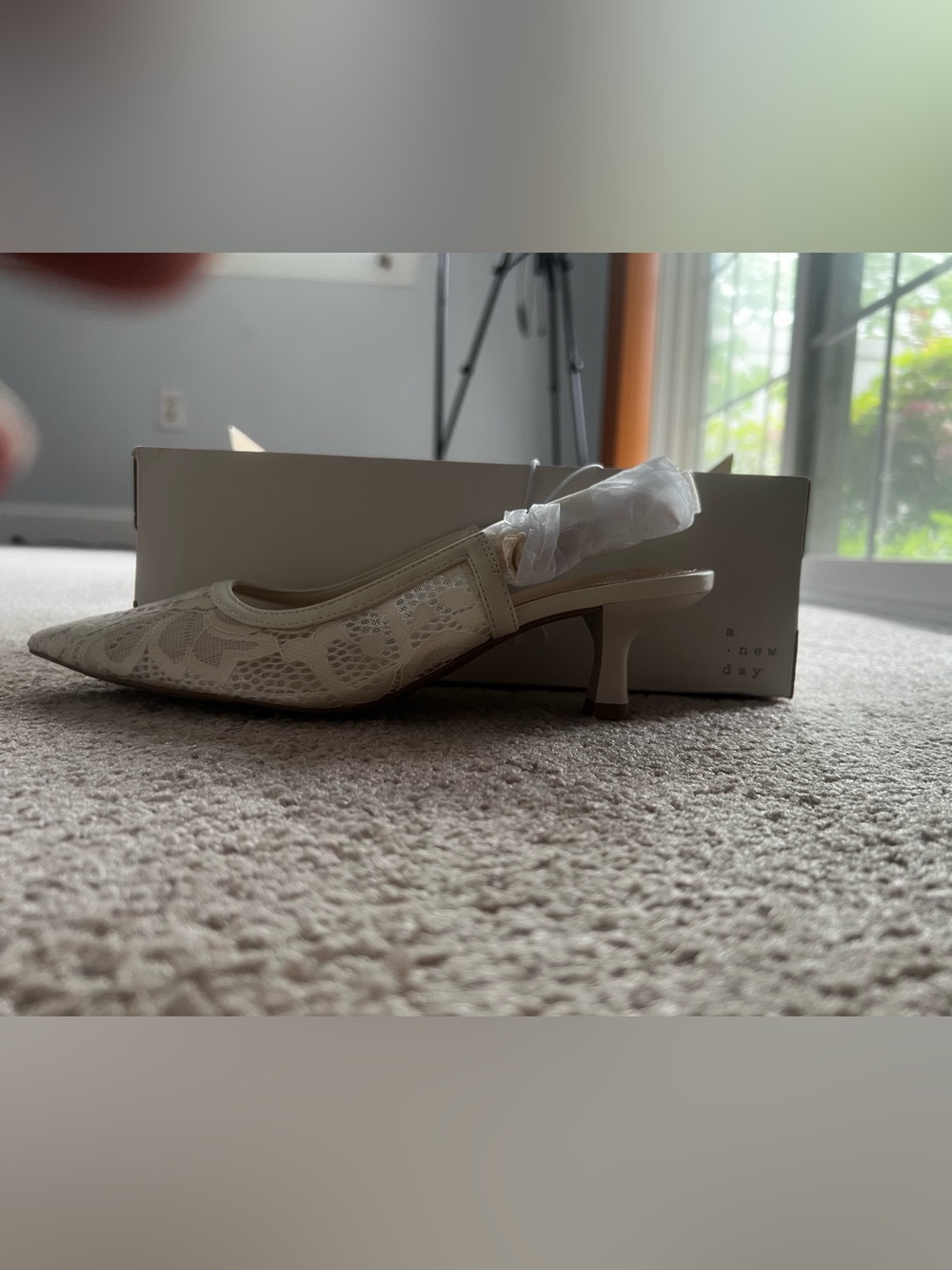 Off white lace heels sz 8 - Picture 3 of 4